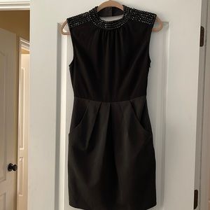 Black sleeveless dress